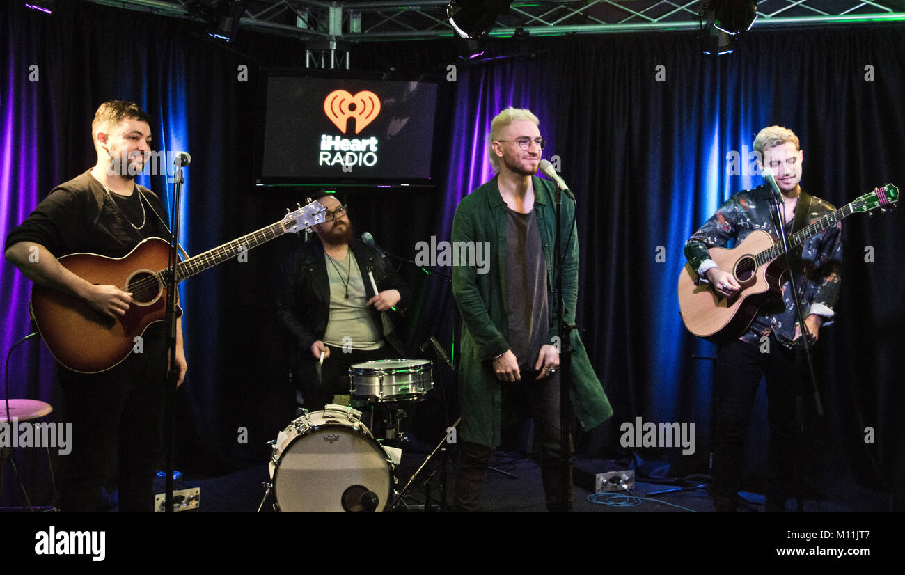 Bala Cynwyd, PA, Stati Uniti d'America. Il 21 gennaio, 2018. American band alternative rock a piedi la luna visita Radio 104.5's teatro delle prestazioni. Foto Stock