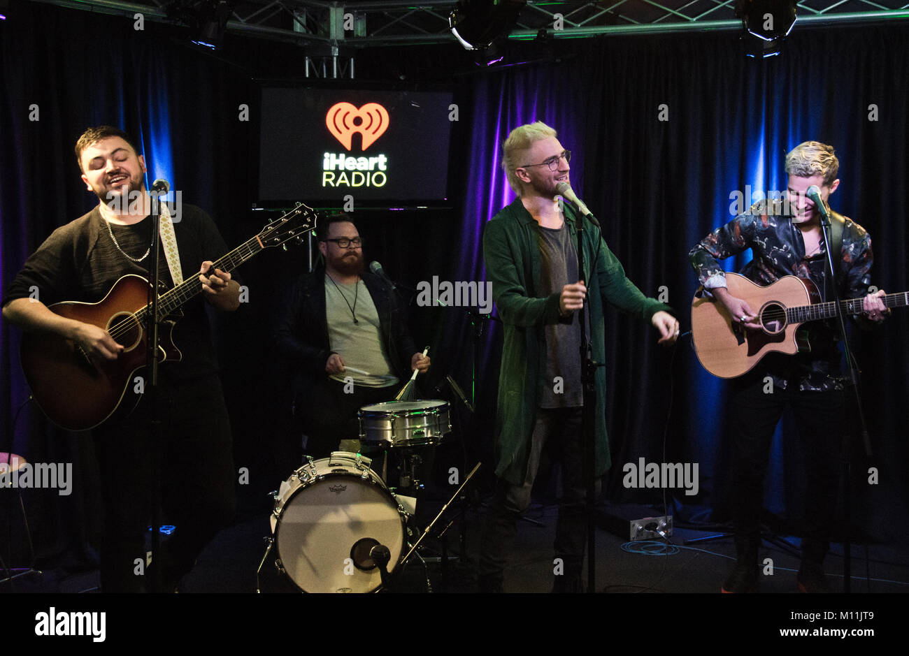 Bala Cynwyd, PA, Stati Uniti d'America. Il 21 gennaio, 2018. American band alternative rock a piedi la luna visita Radio 104.5's teatro delle prestazioni. Foto Stock