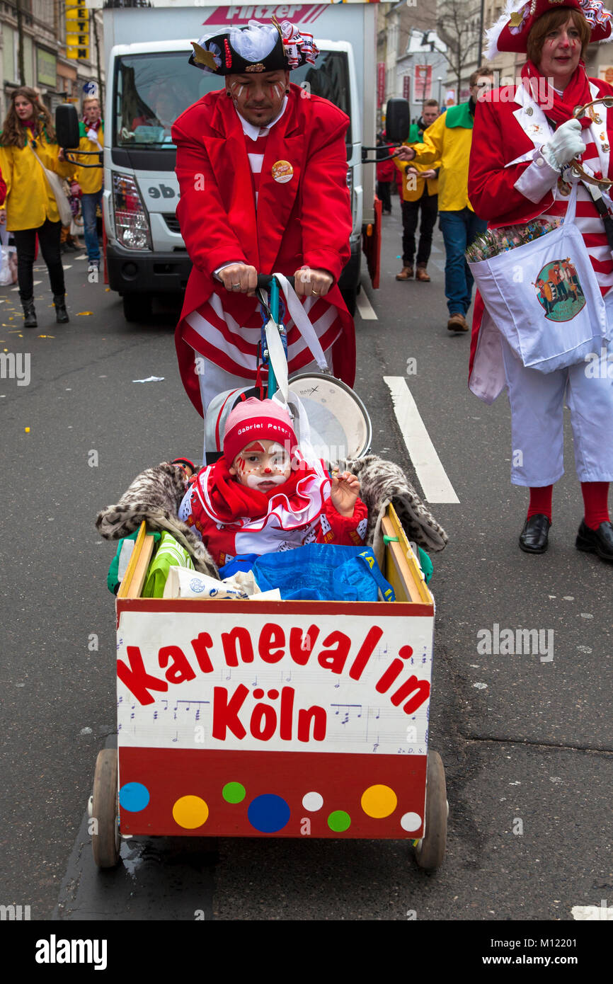 Germania, Colonia, carnevale sfilata di carnevale il Martedì grasso nel quartiere Nippes. Deutschland, Koeln, Karneval, Karnevalsumzug am Veilchendiens Foto Stock