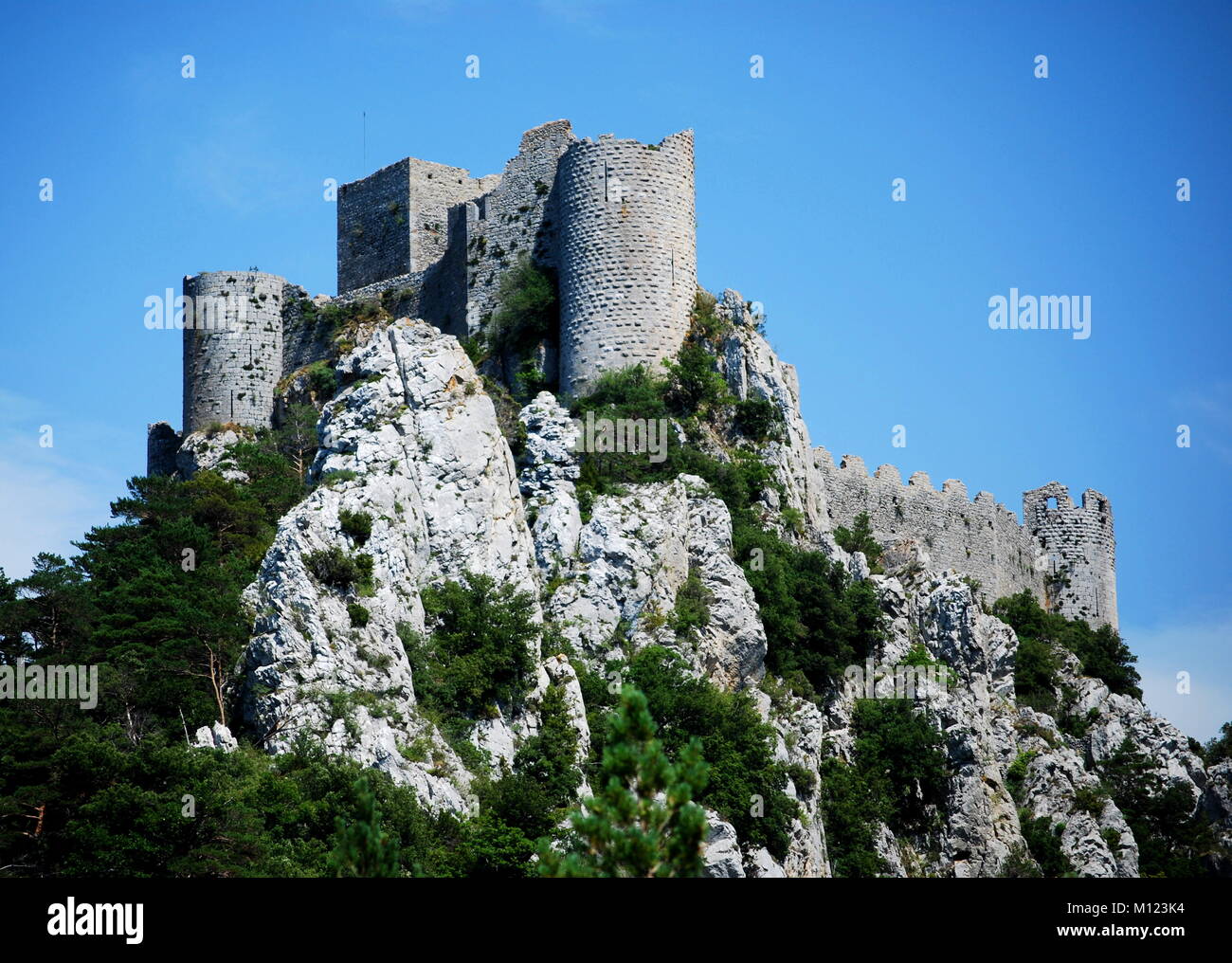 Il Castello di Puilaurens nel sud della Francia, costruito da Catari che seguivano una versione gnostica del cristianesimo. Essi sono ritenuti da molti alternativa h Foto Stock