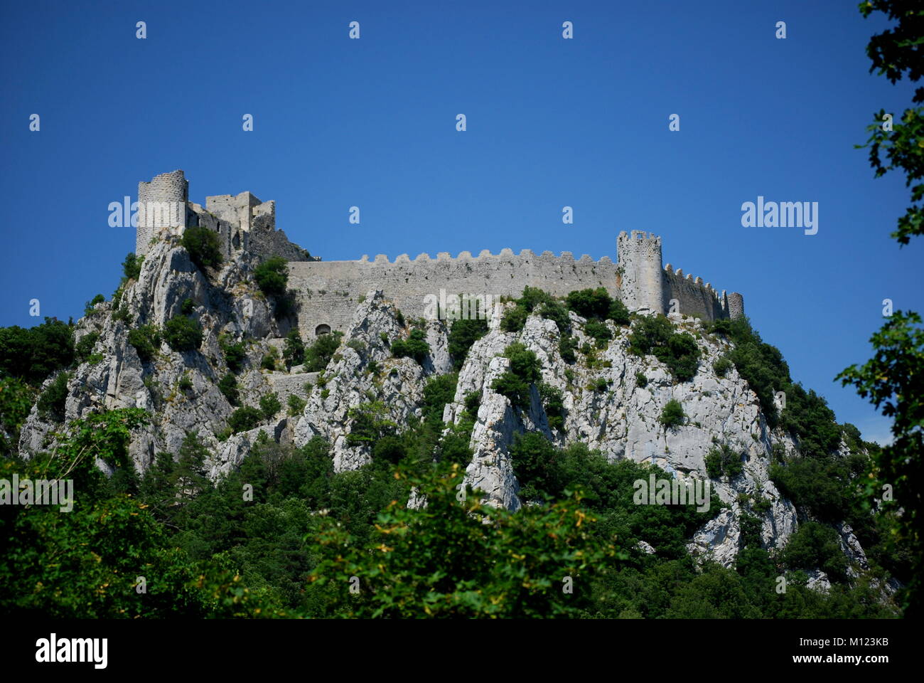 Il Castello di Puilaurens nel sud della Francia, costruito da Catari che seguivano una versione gnostica del cristianesimo. Essi sono ritenuti da molti alternativa h Foto Stock