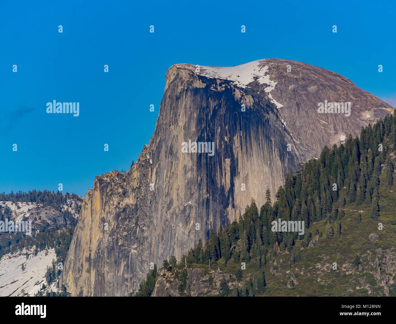 Il famoso e splendido paesaggio - mezza cupola al Parco Nazionale di Yosemite Foto Stock