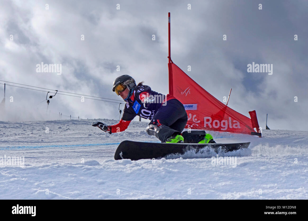 Snowboard Slalom Gigante della concorrenza. Rogla ski resort, Slovenia Foto  stock - Alamy