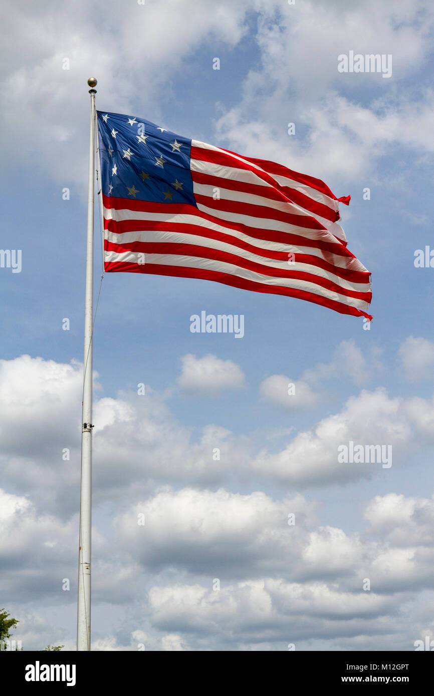 La stella 15, 15 fasce Star Lamas bandiera banner, sorvolando Federal Hill Park che domina il Porto Interno di Baltimore, Baltimore, Maryland, Stati Uniti d'America. Foto Stock