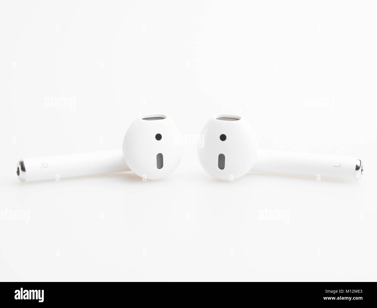 AirPods Apple auricolari wireless (rilasciato a dicembre 2016 Foto stock -  Alamy