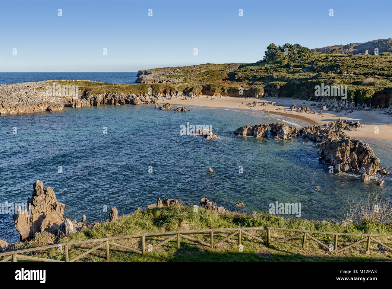 Playa de Toró. Llanes, Mare cantabrico, Asturias Spagna, Europa Foto Stock