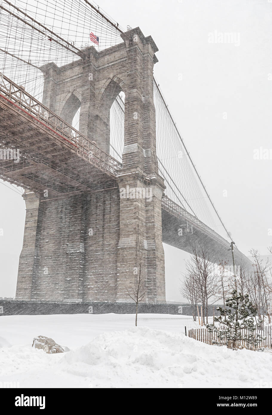 Ponte di Brooklyn in inverno, New York City Foto Stock