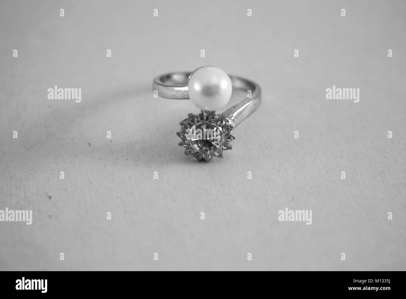 Diamante artificiale Stubbed Gioielli Foto Stock