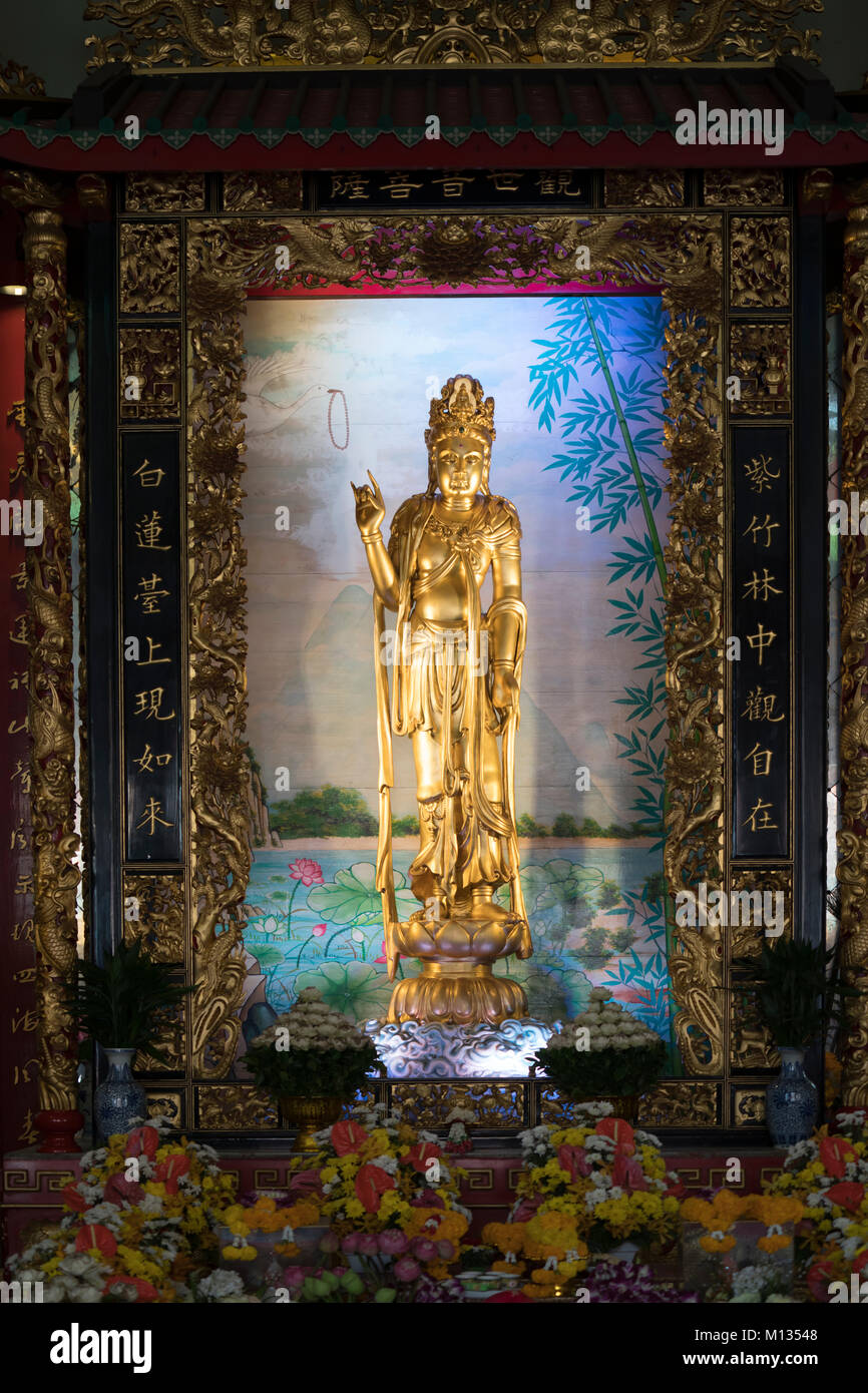 Una statua nel tempio Cinese in Chinatown a Bangkok Foto Stock