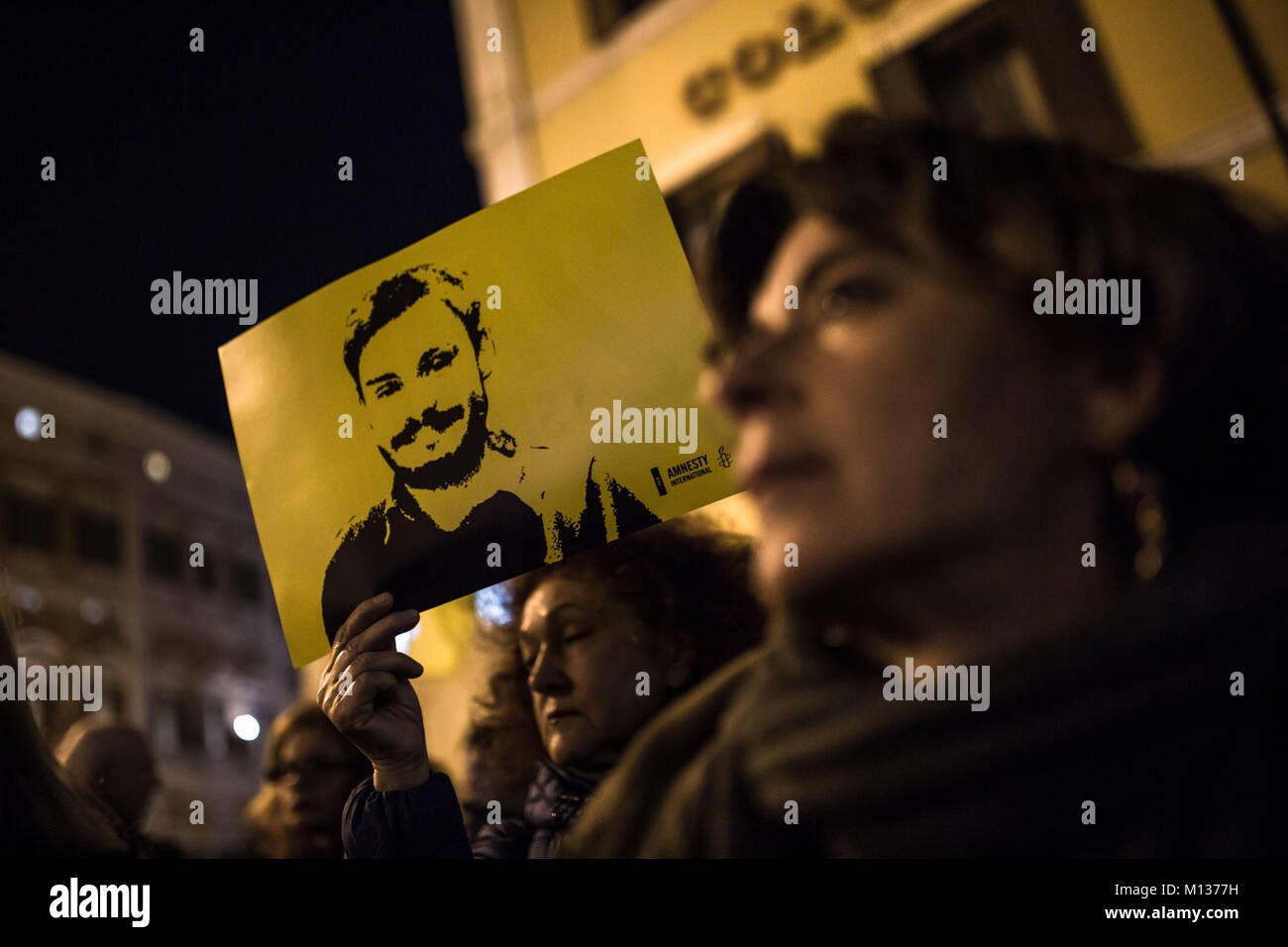 Roma, Italia. 25 gennaio, 2018. A 19.41, 25 gennaio in decine di piazze italiane si terrà fiaccolata in memoria di Giulio Regeni, la cui scomparsa ha avuto luogo nel 2016 in Egitto, nei pressi della capitale del Cairo. Presenti alla manifestazione il Presidente della Camera dei Deputati Laura Boldrini (Italia, Roma, 26 gennaio 2018) il credito: Indipendente Agenzia fotografica/Alamy Live News Foto Stock