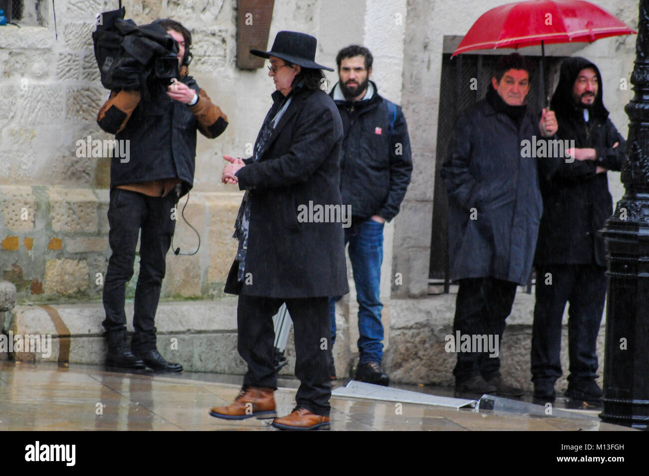 Lione, Francia, 26 gen. 2018: una vista mostra franch cook Marc Veyrat come egli arriva alla Cattedrale Saint-Jean a Lione (Francia centro-orientale) a partecipare Paul Bocuse funerali. Credito: Serge Mouraret/Alamy Live News Foto Stock