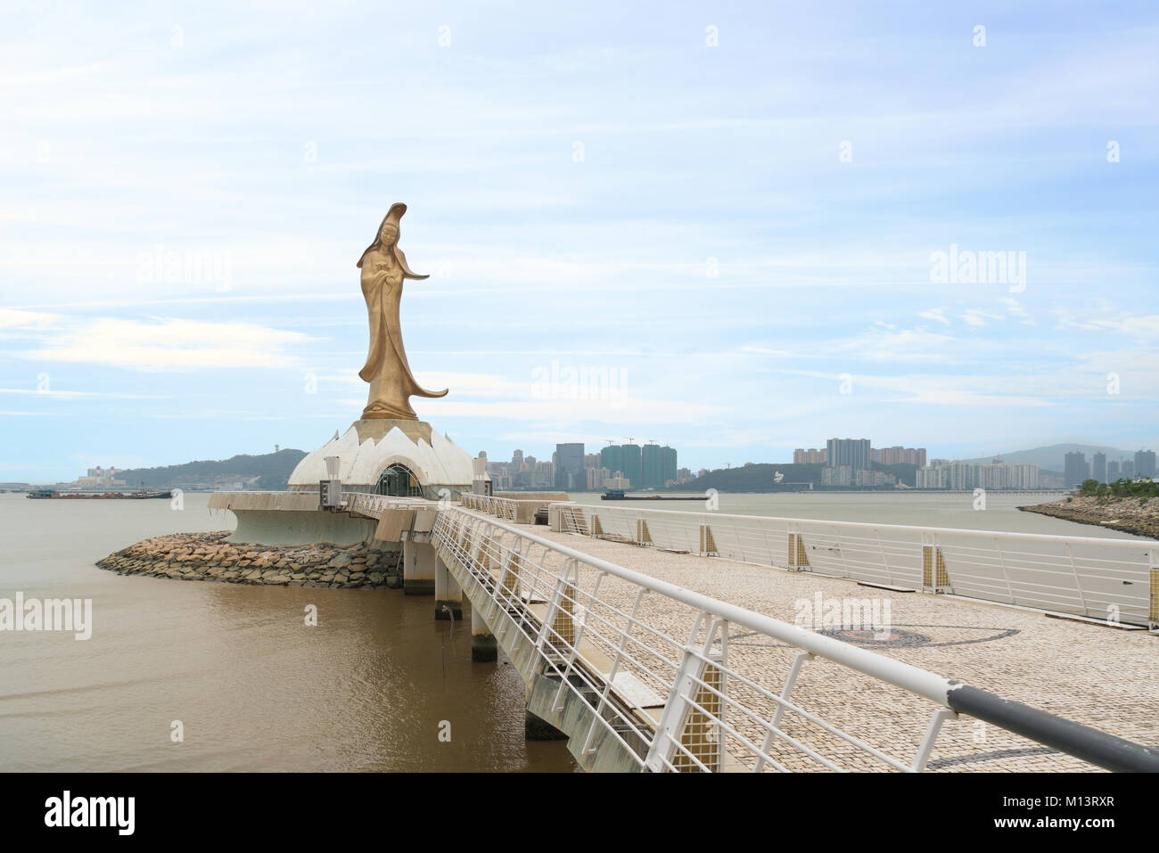 La statua di Kun Lam la dea della misericordia e della compassione in Macau. Questo posto è una popolare attrazione turistica di Macao. Foto Stock