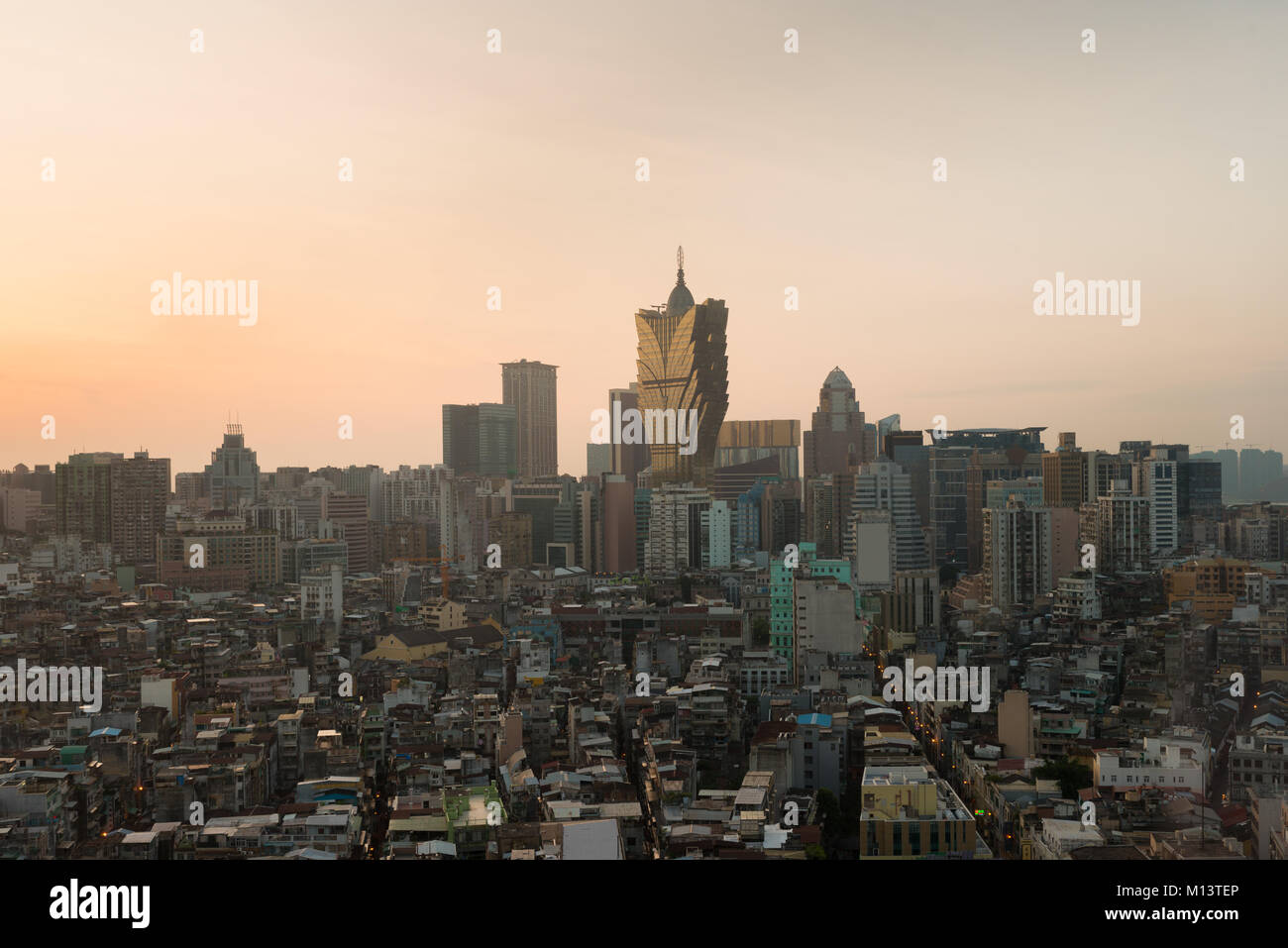 Immagine di Macau (Macao), Cina. Grattacielo hotel e casino edificio presso il centro cittadino di Macau (Macao). Foto Stock