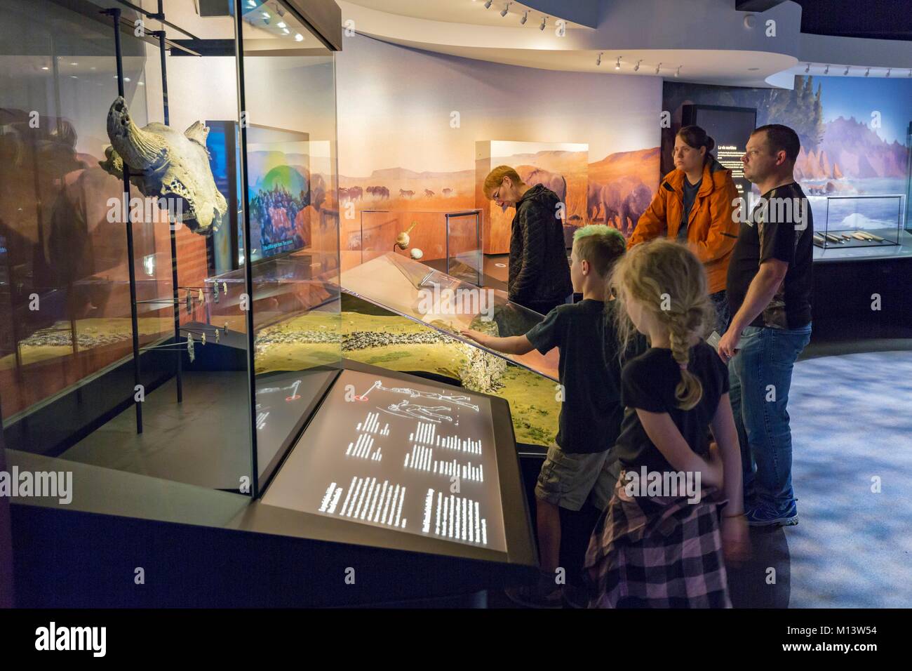 Canada, Provincia di Quebec, Outaouais, città di Gatineau, Museo Canadese della storia, nuove gallerie dedicate alla storia Canadese, visita della famiglia Foto Stock