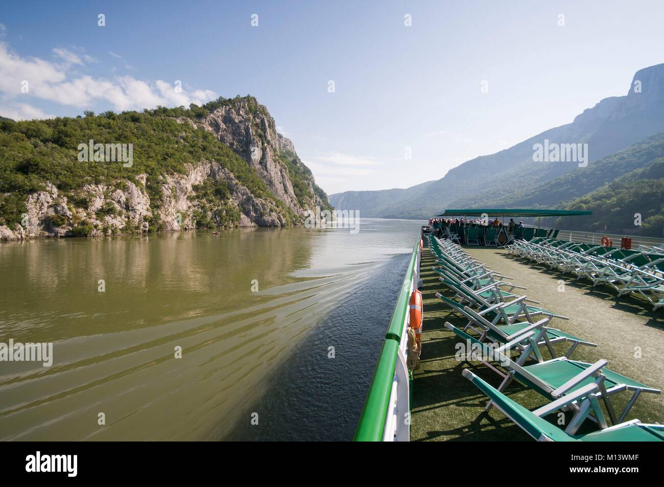 La Romania, cancelli in ferro, crociera sul Danubio, ponte superiore sinistra, Romania, Serbia destro Foto Stock