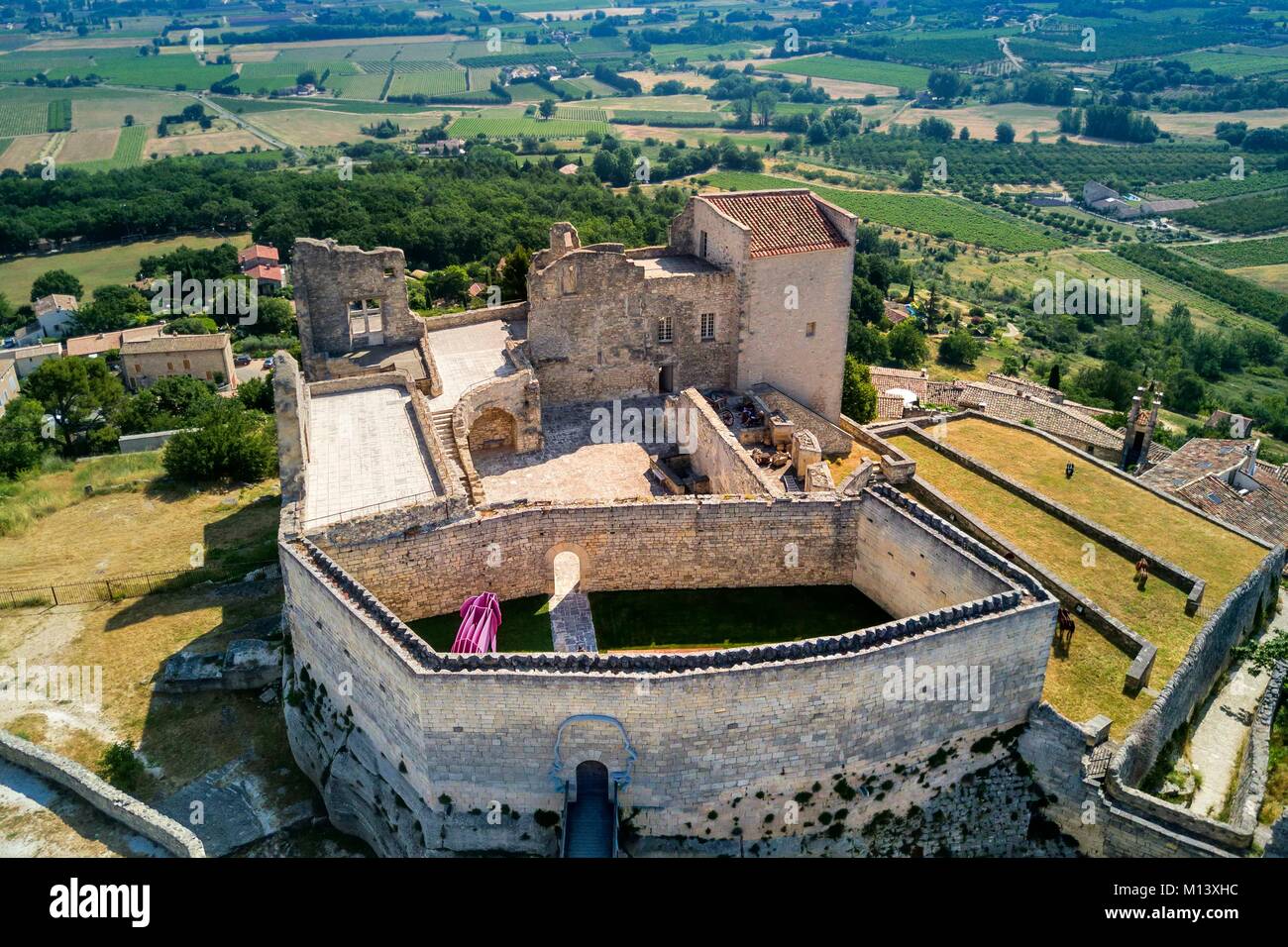 La rovina del castello del Marchese de Sade a Lacoste, Provenza, Francia  Foto stock - Alamy