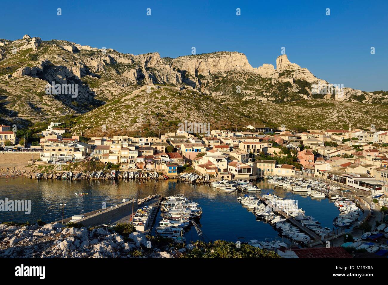 Francia, Bouches du Rhone, Parco Nazionale delle calanche, Les Goudes, porto di pesca Foto Stock