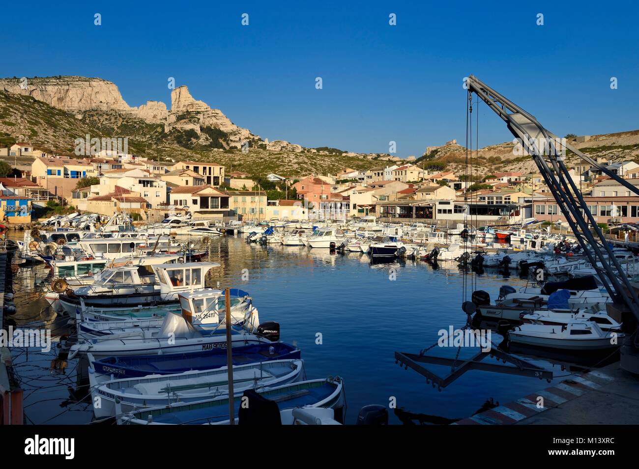 Francia, Bouches du Rhone, Parco Nazionale delle calanche, Les Goudes, porto di pesca Foto Stock