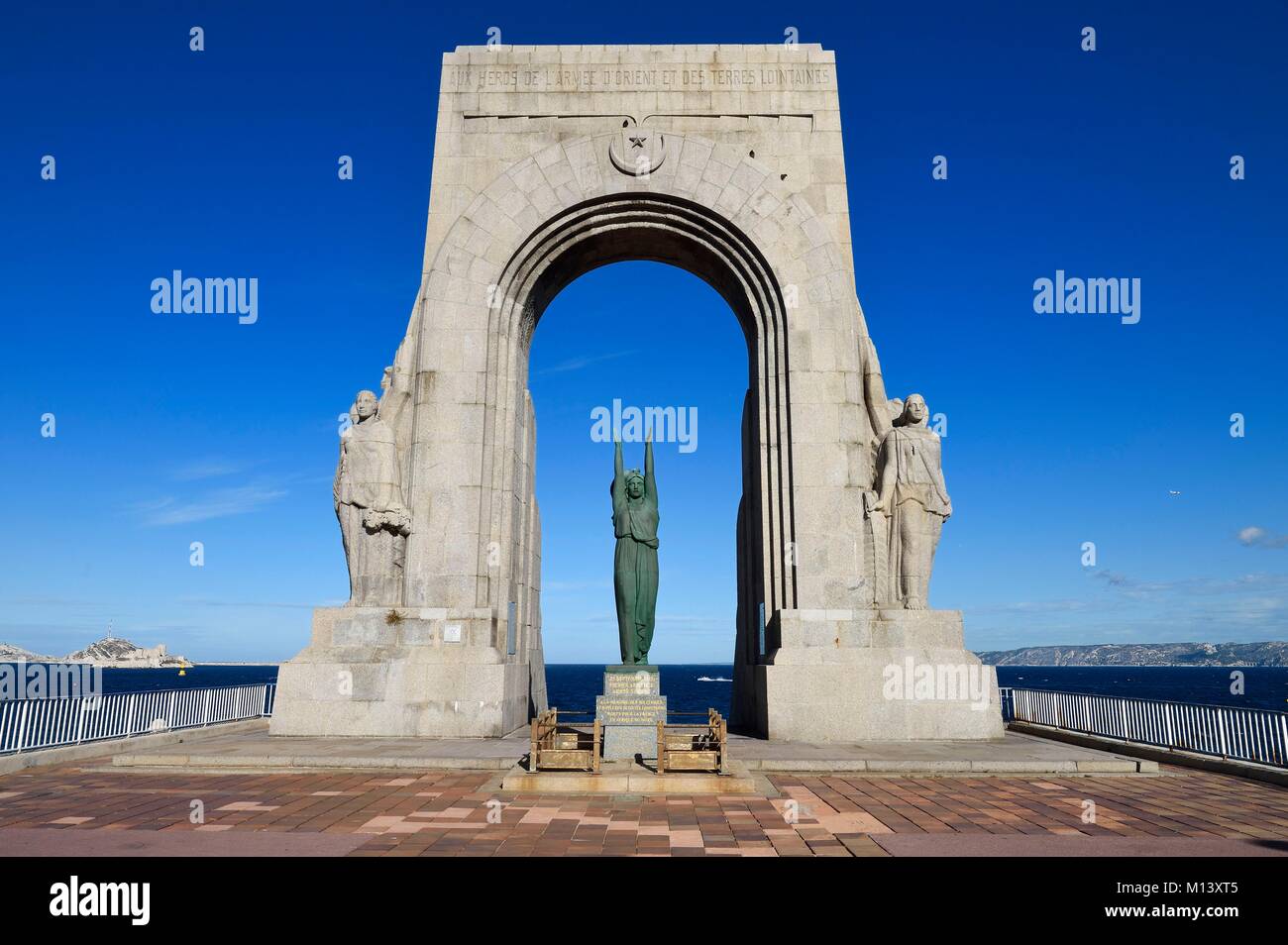Francia, Bouches du Rhone, Marsiglia, Endoume distretto, Vallon des Auffes, memoriale dell'esercito orientale sul lato della Corniche JF Kennedy Foto Stock