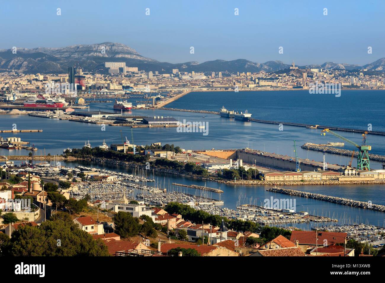 Francia, Bouches du Rhone, Marsiglia, Grand Port maritime de Marseille o GPMM, Bacino orientale, Marina Estaque Foto Stock