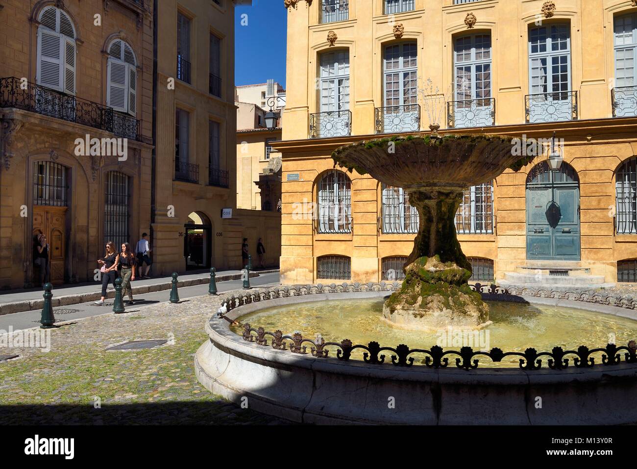 Francia, Bouches du Rhone, Aix en Provence, fontana del luogo Albertas Foto Stock