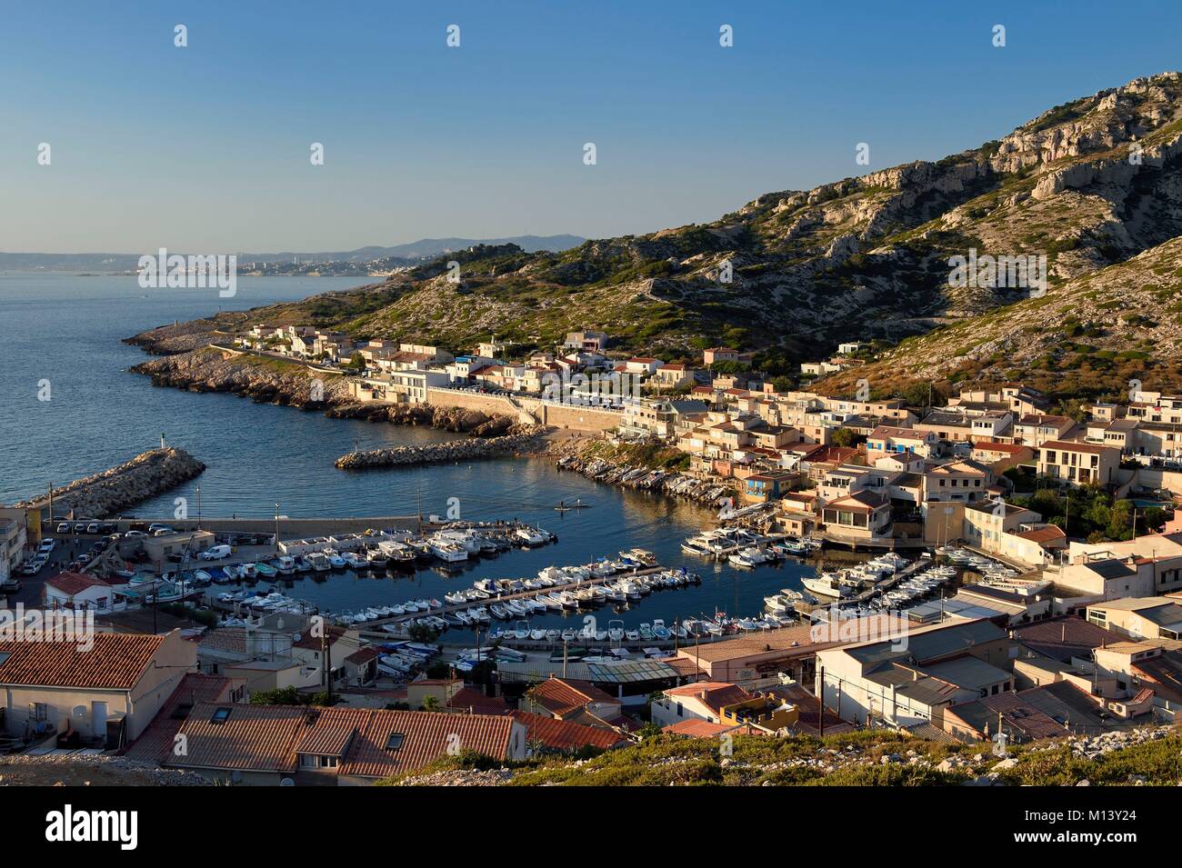 Francia, Bouches du Rhone, Parco Nazionale delle calanche, Les Goudes, porto di pesca Foto Stock