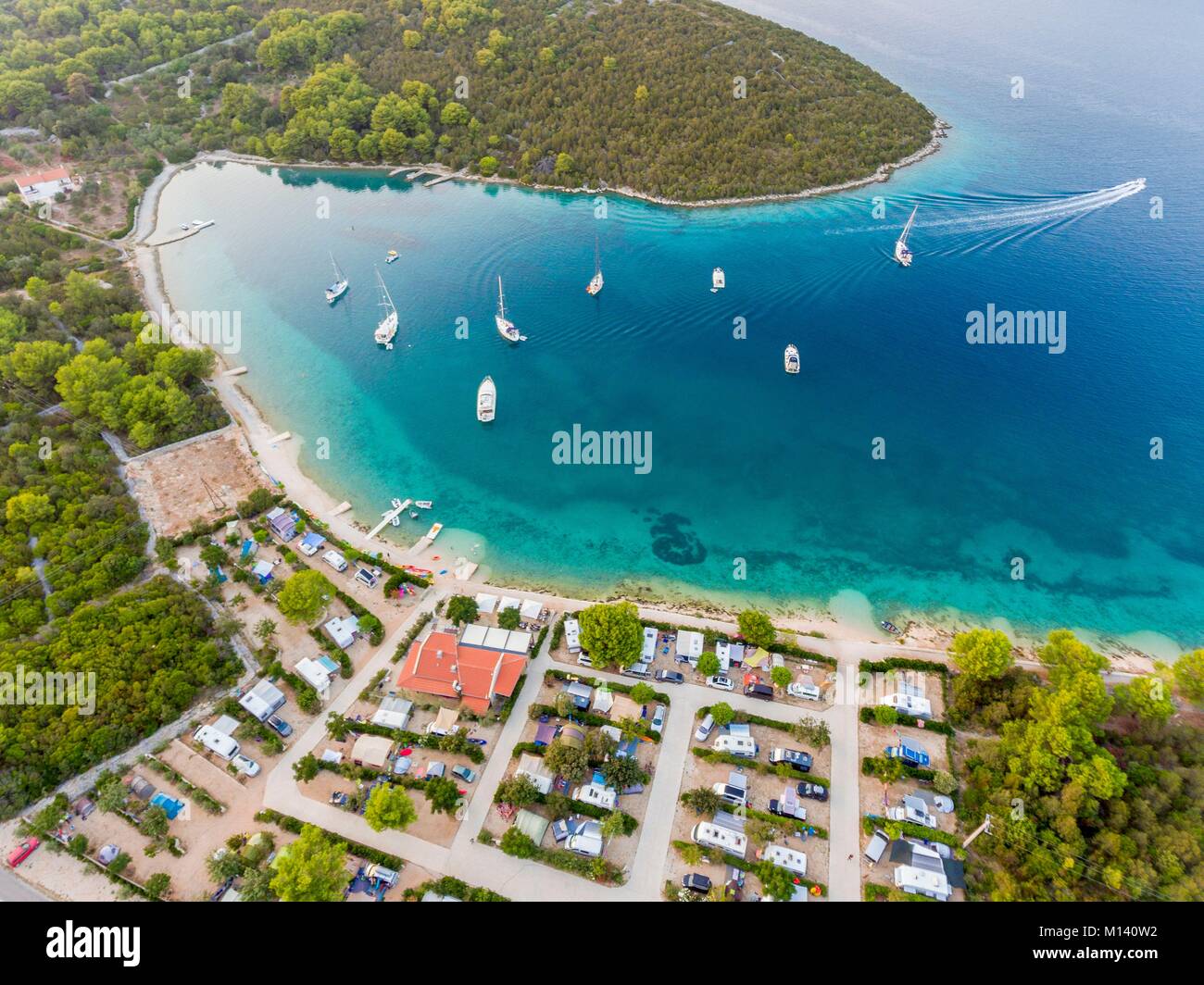 Croazia, Dalmazia Settentrionale, costa dalmata, arcipelago di Zadar, Dugi  Otok, camping Verunic (vista aerea Foto stock - Alamy