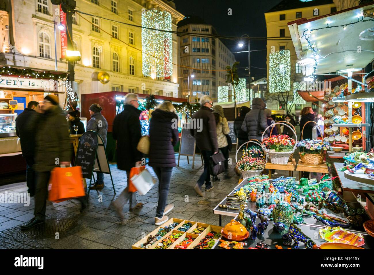 Austria, Vienna, Piazza Am Hof, Mercatino di Natale Foto Stock