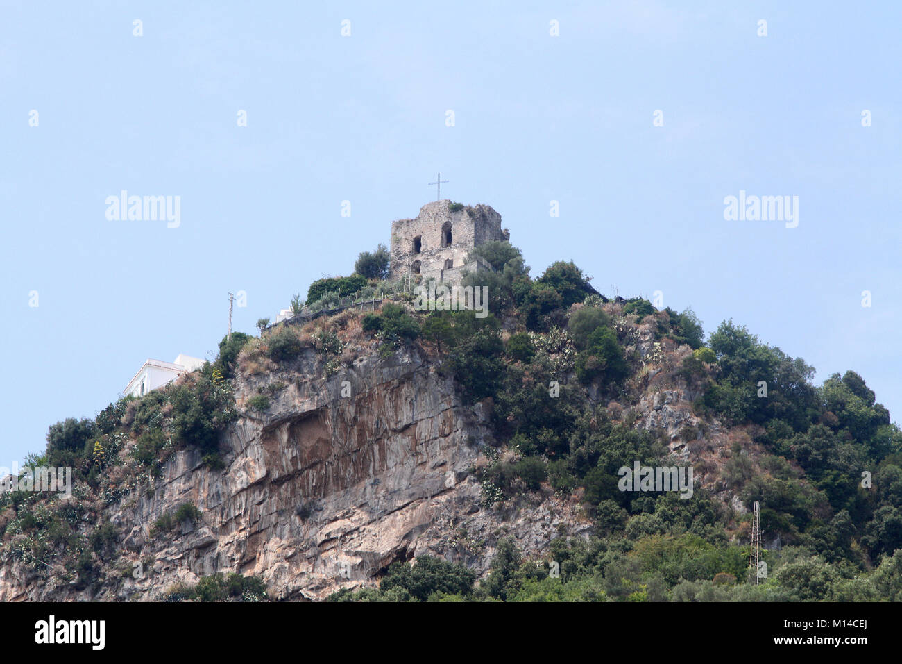 Rovine del Castello su di una collina a Costiera Amalfitana, Amalfi, Italia. Foto Stock