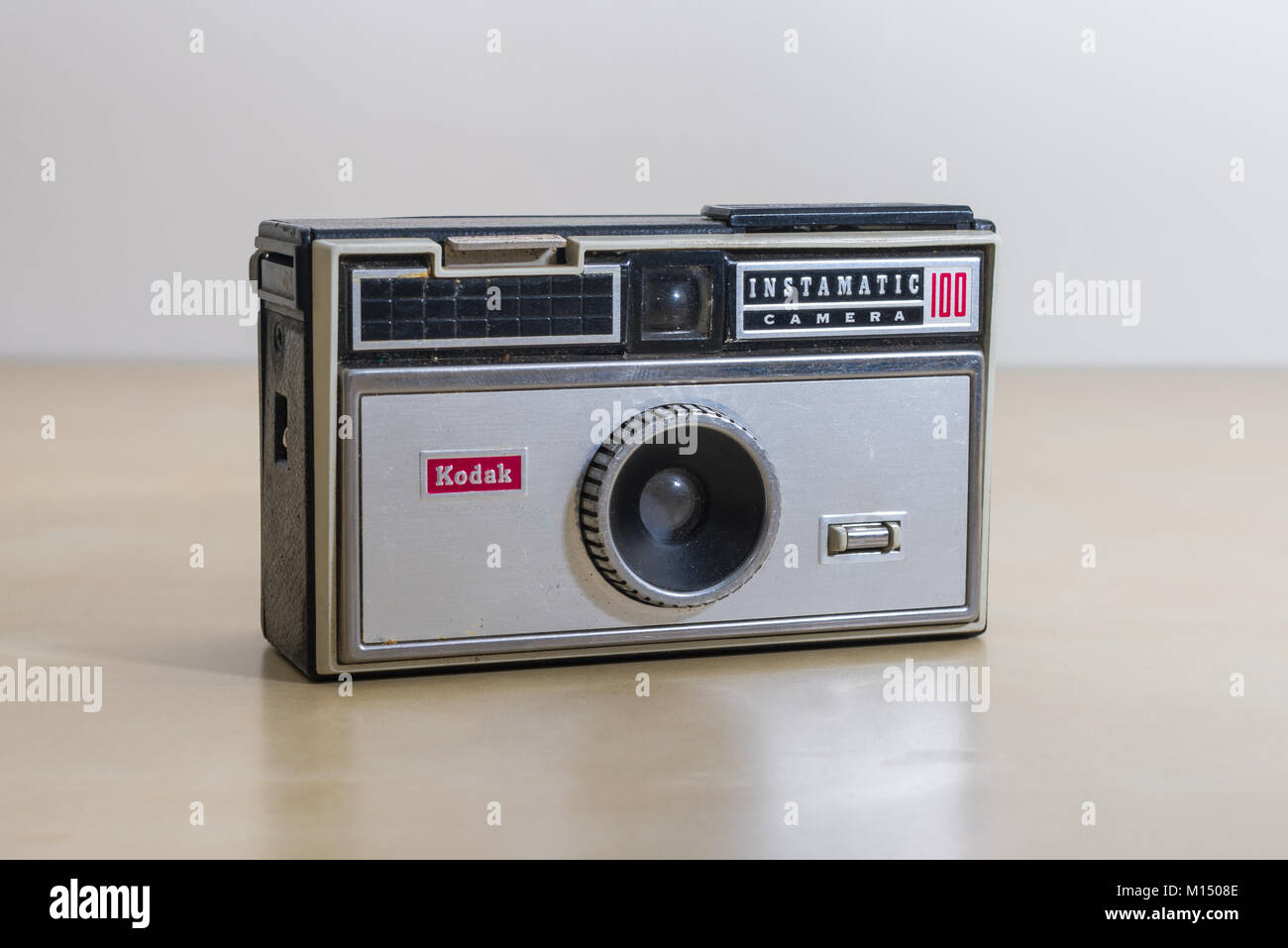 Un Kodak Instamatic 100 telecamera cinematografica che ha utilizzato il 126 Kodapak cartuccia di pellicola prodotte tra il 1963 e 1966 Foto Stock
