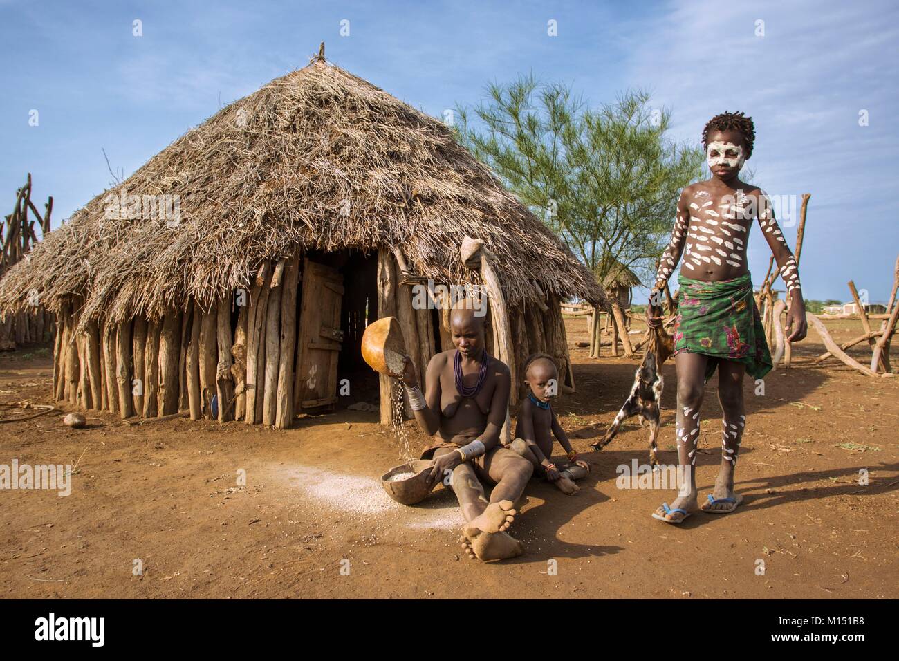 Etiopia, bassa valle dell'Omo elencati come patrimonio mondiale dall' UNESCO, Hamer tribe, Sorgo è la base del cibo Foto Stock