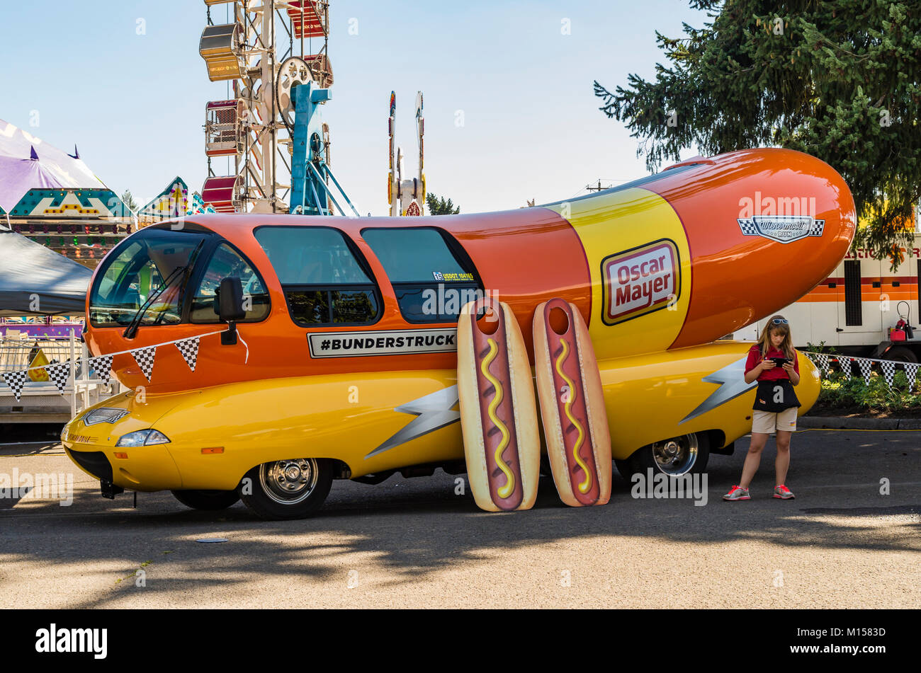 L'Oscar Mayer Wienermobile sul display a 2013 Clackamas County Fair. Canby, Oregon, Stati Uniti d'America Foto Stock