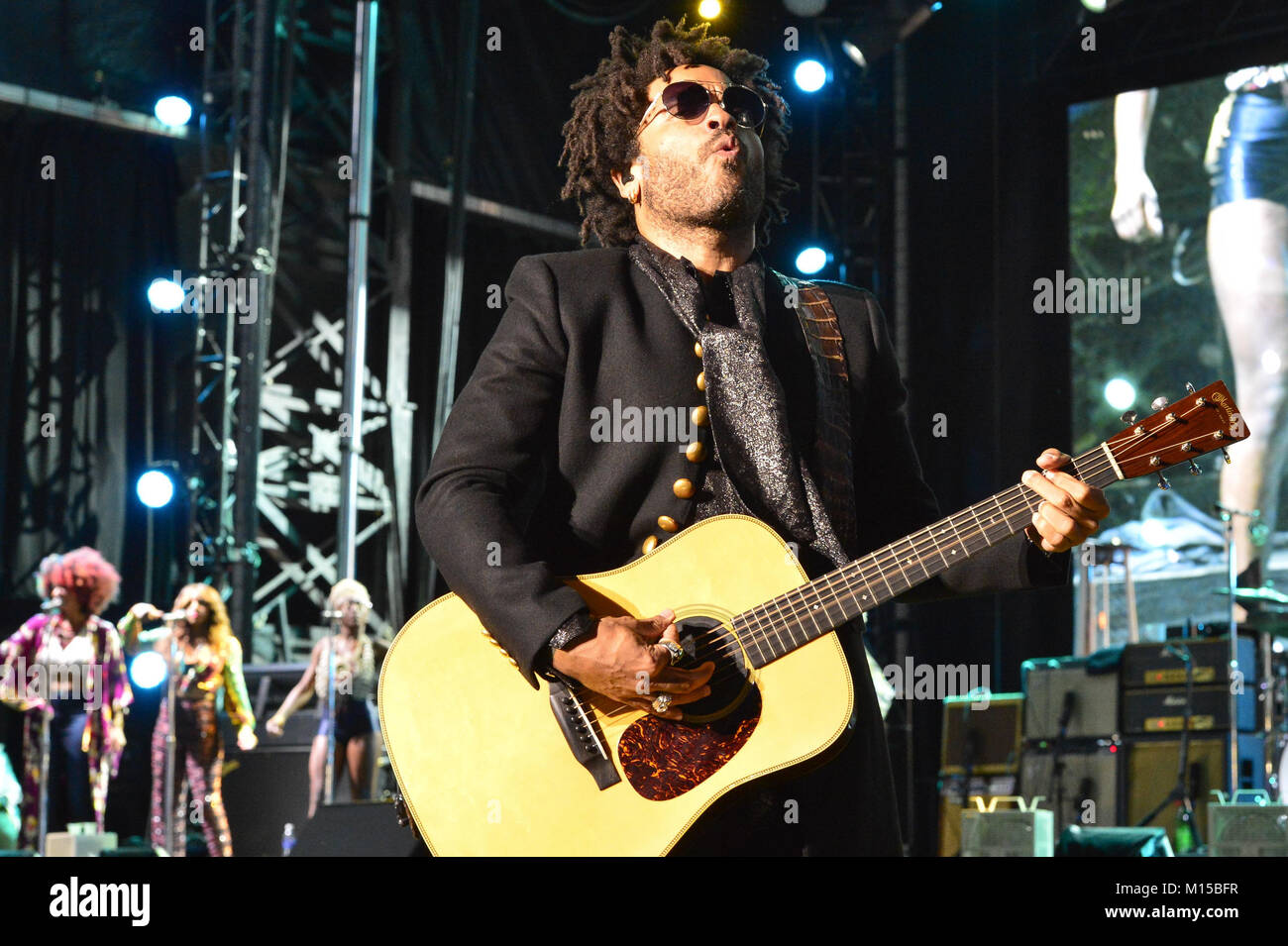 Lenny Kravitz esegue alla Coppa del Mondo di Hockey feste, Toronto Ontario. Lenny Kravitz è stato un ritardo di sostituzione quando i Green Day annullato. Foto Stock