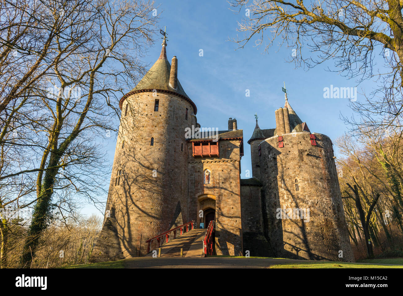 Castell Coch (Gallese per Castello Rosso) è un palazzo del XIX secolo Revival gotico castello costruito da William Burges per signore Bute. Foto Stock