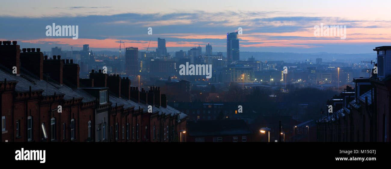 Leeds City Skyline Panorama Foto Stock