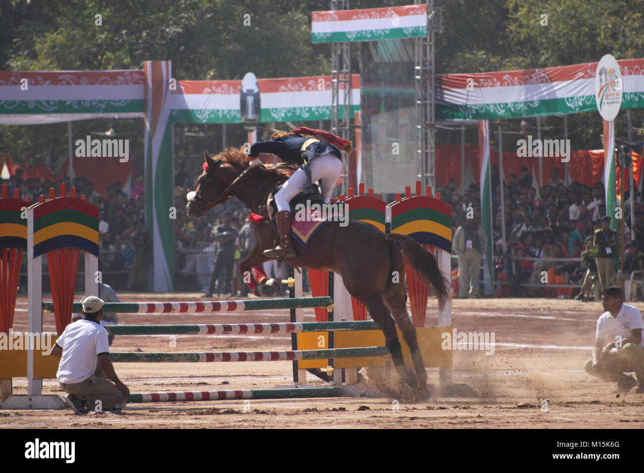 Mostrare il potere dalla polizia del Gujarat a Mehsana come parte della celebrazione dello stato di 69Il giorno della Repubblica dell'India. Foto Stock