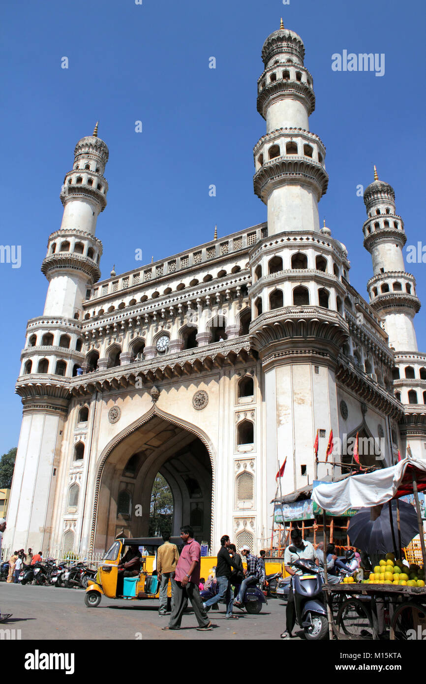 Vista verticale del Charminar Hyderabad India Foto Stock