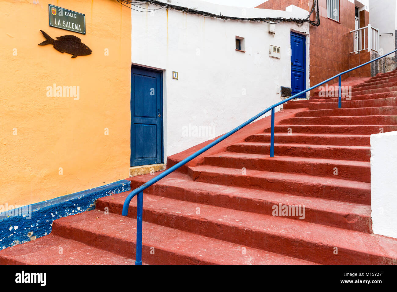 Case colorate con scale,Puerto de la Madera,Tacoronte,Tenerife,Isole Canarie,Spagna Foto Stock