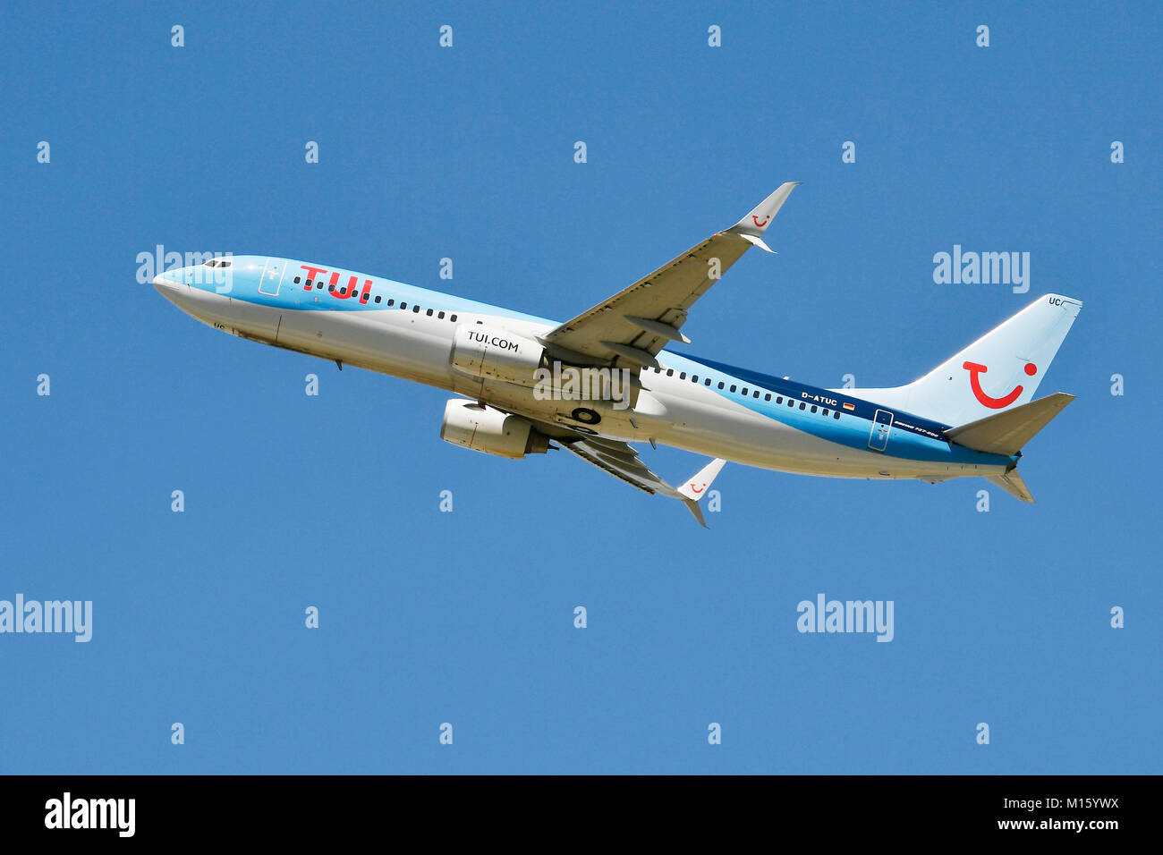 TUI Boeing B737-800:,il decollo,dall'aeroporto di Monaco di Baviera, Baviera, Germania Foto Stock