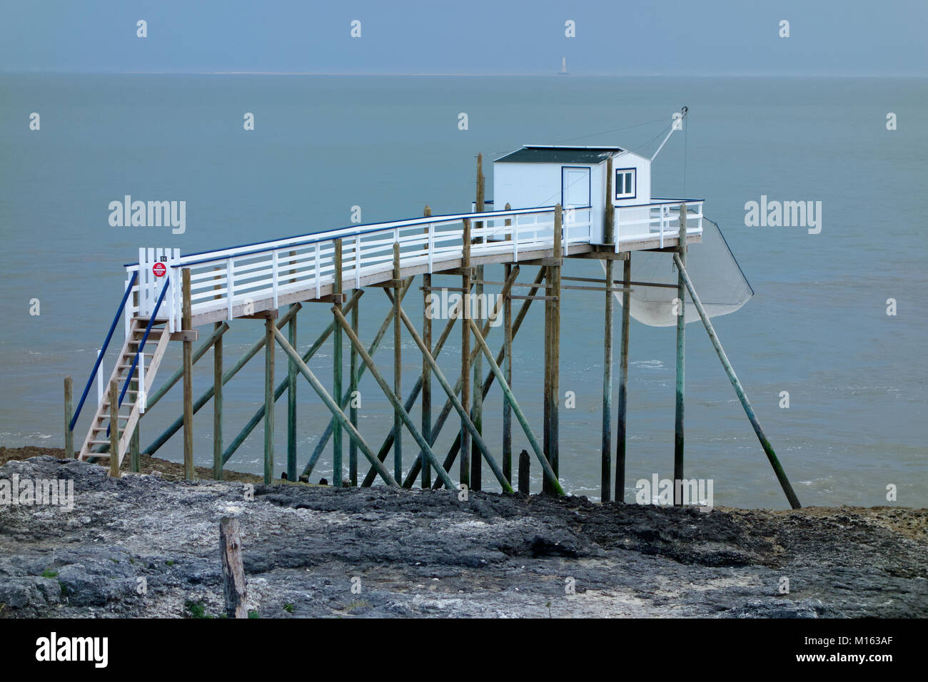 Carrelet o cabine di pesca a Saint-Palais-sur-Mer Foto Stock