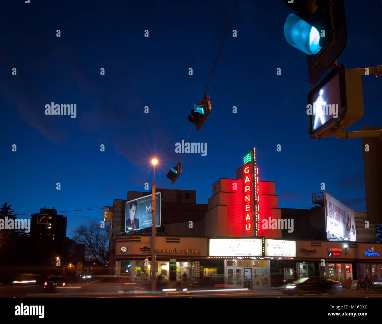 Una vista notturna dello storico Teatro Garneau nel Garneau / Università di Alberta area di Edmonton, Alberta, Canada. Foto Stock