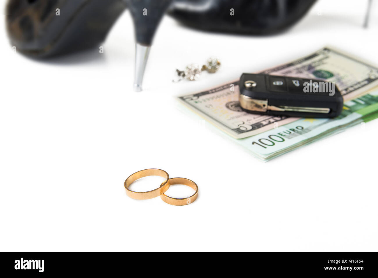 Gold Digger donna è in cerca di un uomo ricco Foto stock - Alamy