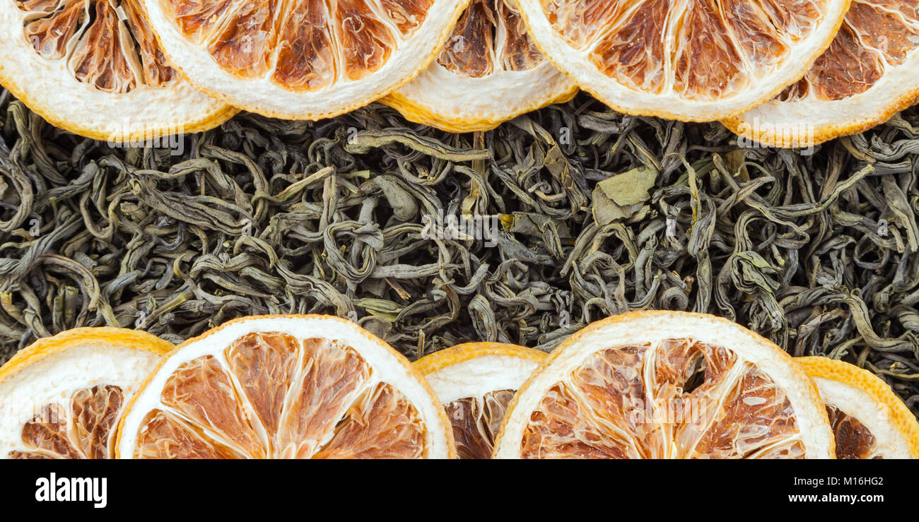 Il tè di erbe texture. Il tè verde. Fase organica essiccata di foglie di tè verde. Foto Stock