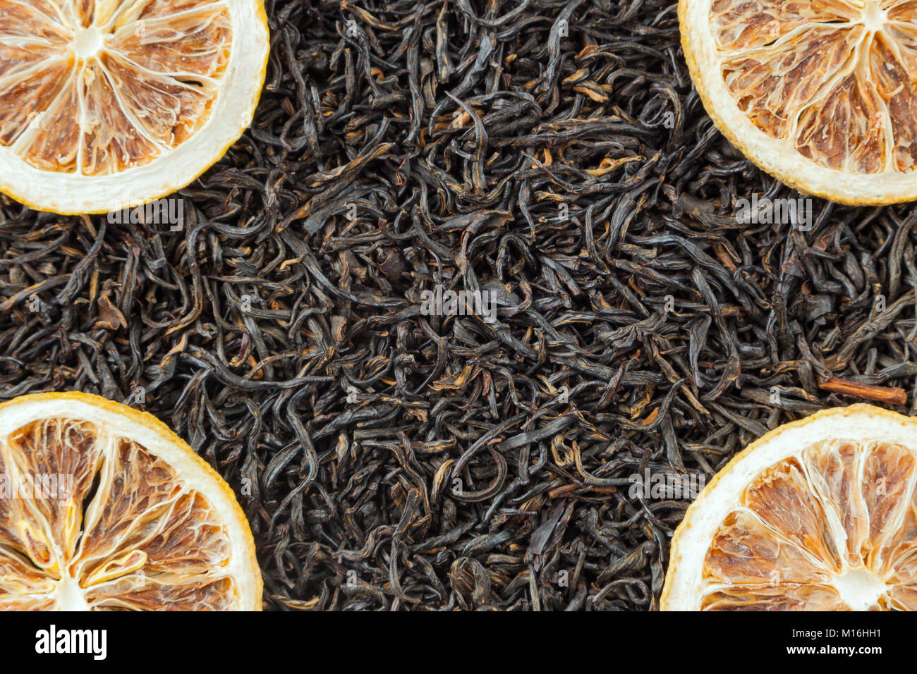 Il tè di erbe texture. Il tè nero. Fase organica essiccata tè nero foglie. Foto Stock