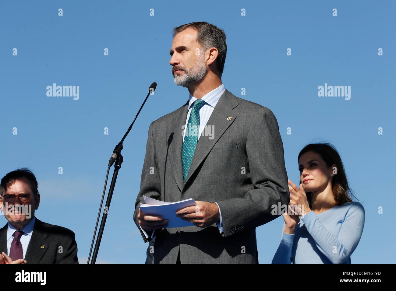 Re spagnolo Felipe VI durante una visita a Poreñu (Villaviciosa) come vincitore della XXVIII annuale villaggio esemplare del premio Asturias, Spagna, sabato 21 ottobre, 2017. © Casa de Su Majestad el Rey Credito: Gtres Información más Comuniación on line, S.L./Alamy Live News Foto Stock