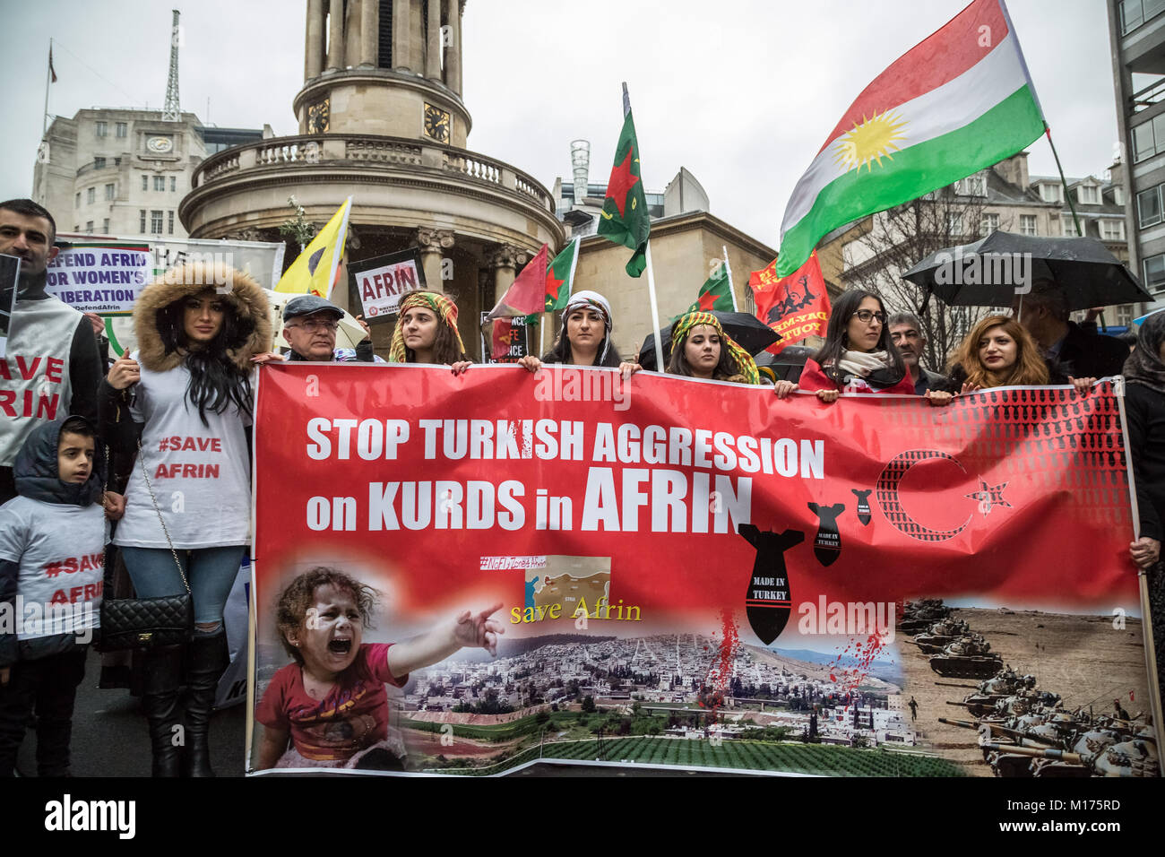 Londra, Regno Unito. Il 27 gennaio, 2018. British curdi marcia di protesta da BBC HQ per dimostrare di fronte a Downing Street in solidarietà con Rojava e regioni Afrin e domanda al governo britannico interviene contro il bagno turco offensive militari nella Siria settentrionale. © Guy Corbishley/Alamy Live News Foto Stock