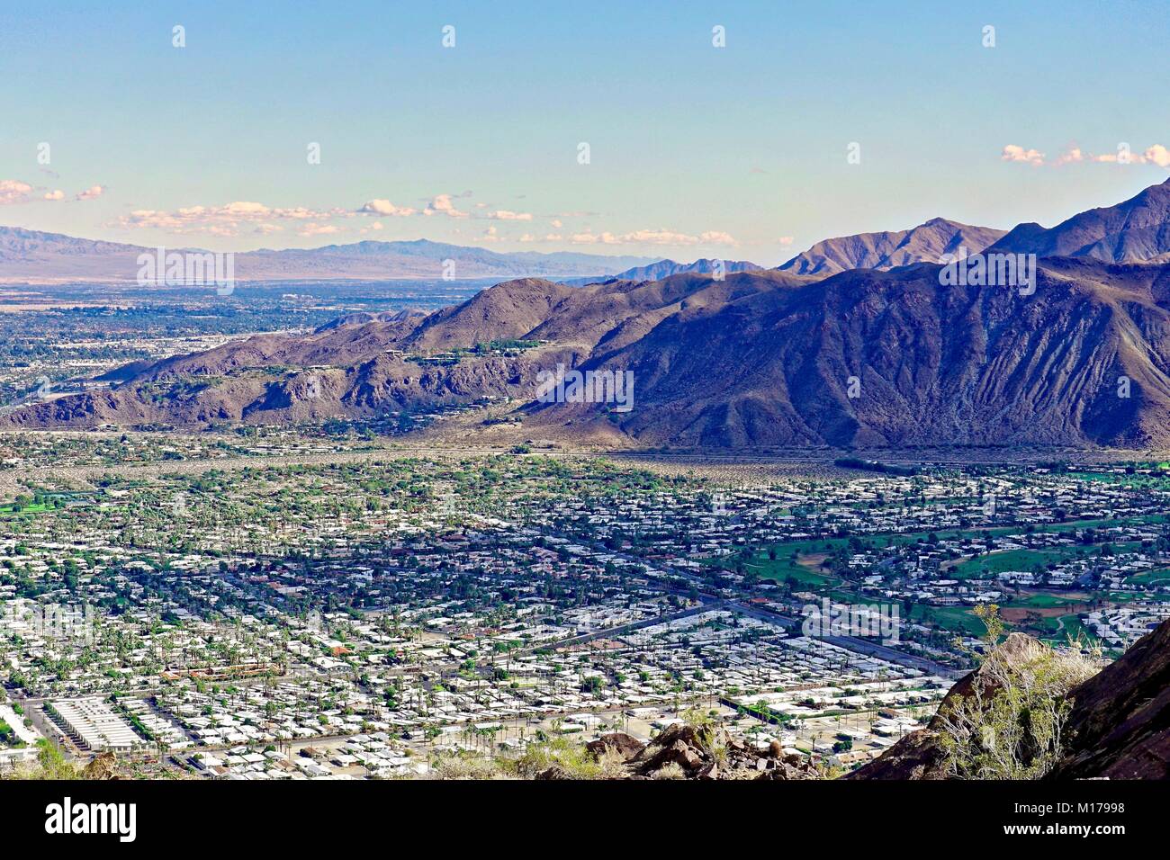 Vista di Palm Springs e sulle montagne dal sentiero Lykken Foto Stock