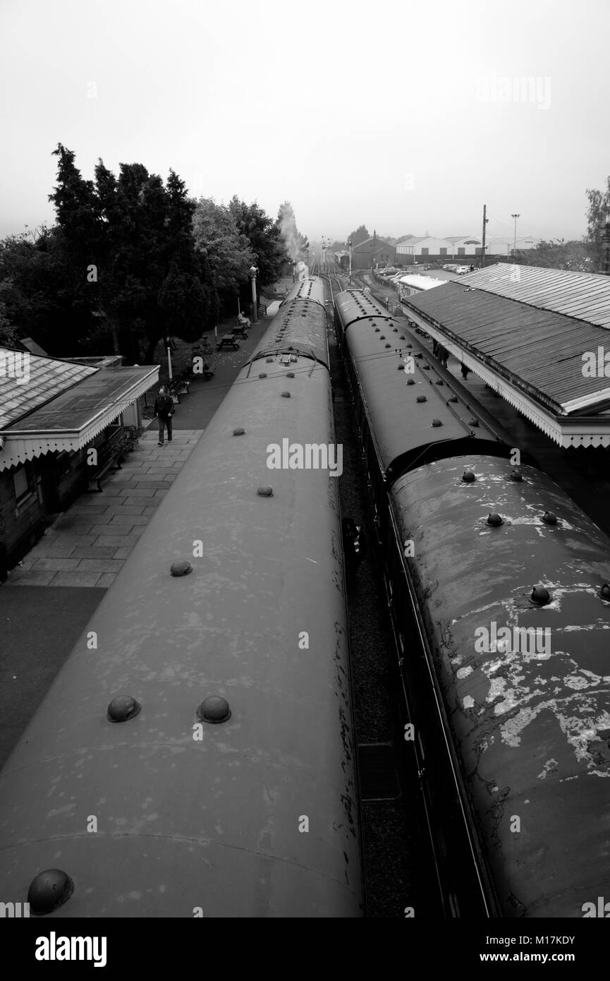 Carrozze In Attesa alla stazione di Toddington nel Gloucestershire Foto Stock