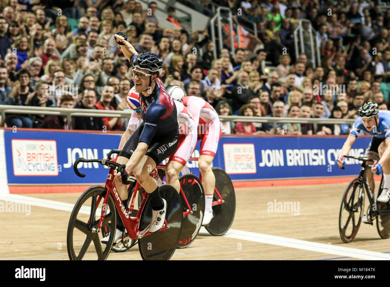 Manchester, Regno Unito. Il 28 gennaio 2018. HSBC Regno Unito Via Nazionale dei Campionati. Ollie il legno in oro la mens scratch della corsa finale. Credito: Dan Cooke/Alamy Live News Foto Stock