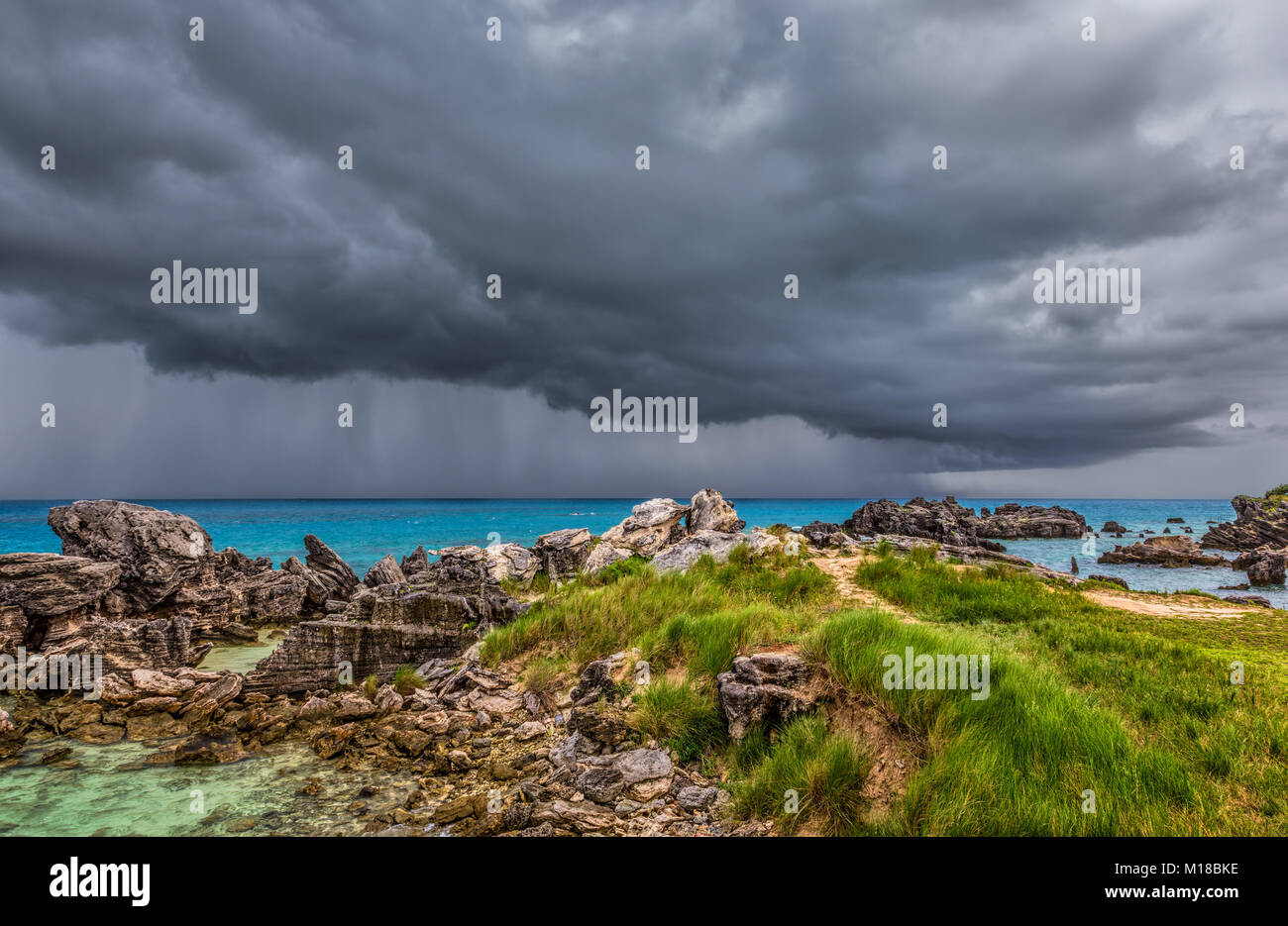 Forte temporale al tabacco spiaggia della baia di St George Bermuda Foto Stock